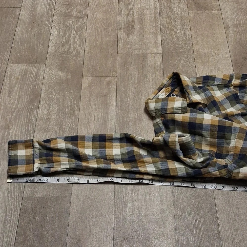 Mens The North Face Plaid Button Down Long Sleeve Shirt‎